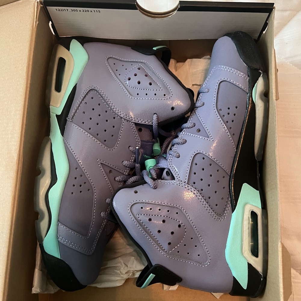 Air Jordan 6 Retro GS shoe